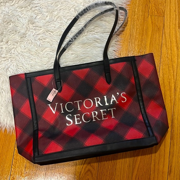 New VS Victoria’s Secret Black Friday bag retail $58 - Picture 1 of 1